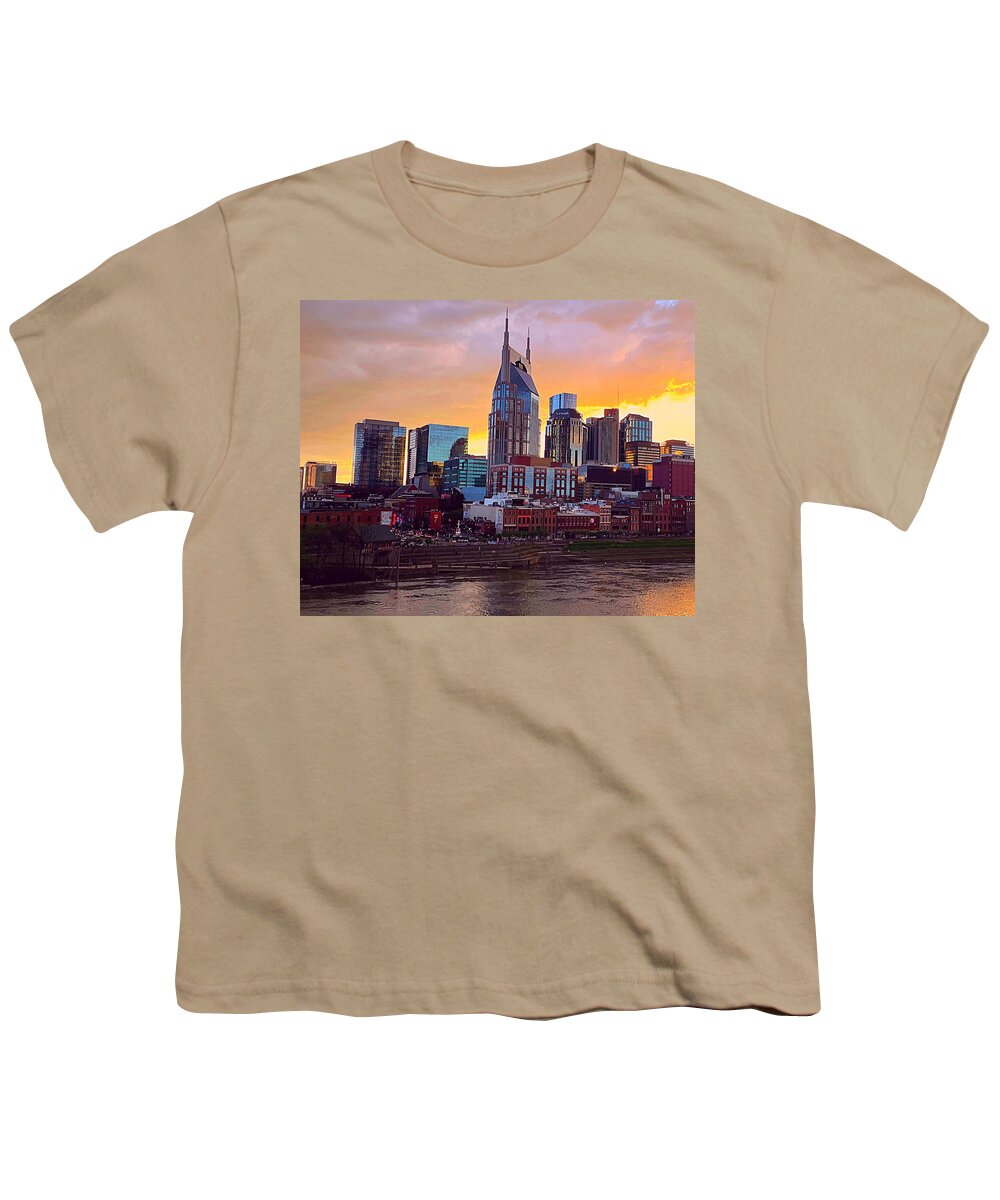 Nashville Youth T-Shirt featuring the photograph Sunset on Music City by Lee Darnell
