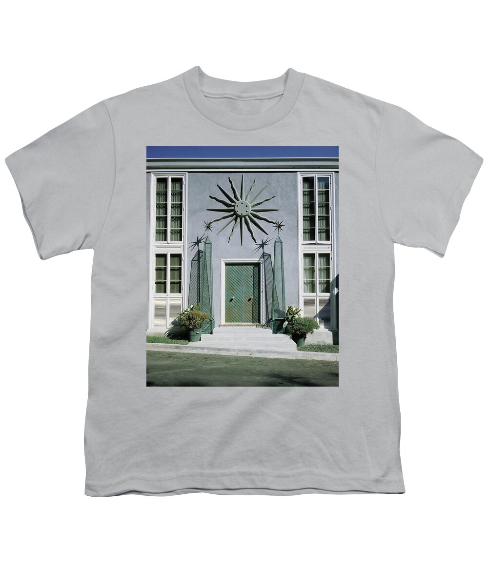 Nobody Youth T-Shirt featuring the photograph The Facade Of Tony Duquette's House by Shirley C. Burden