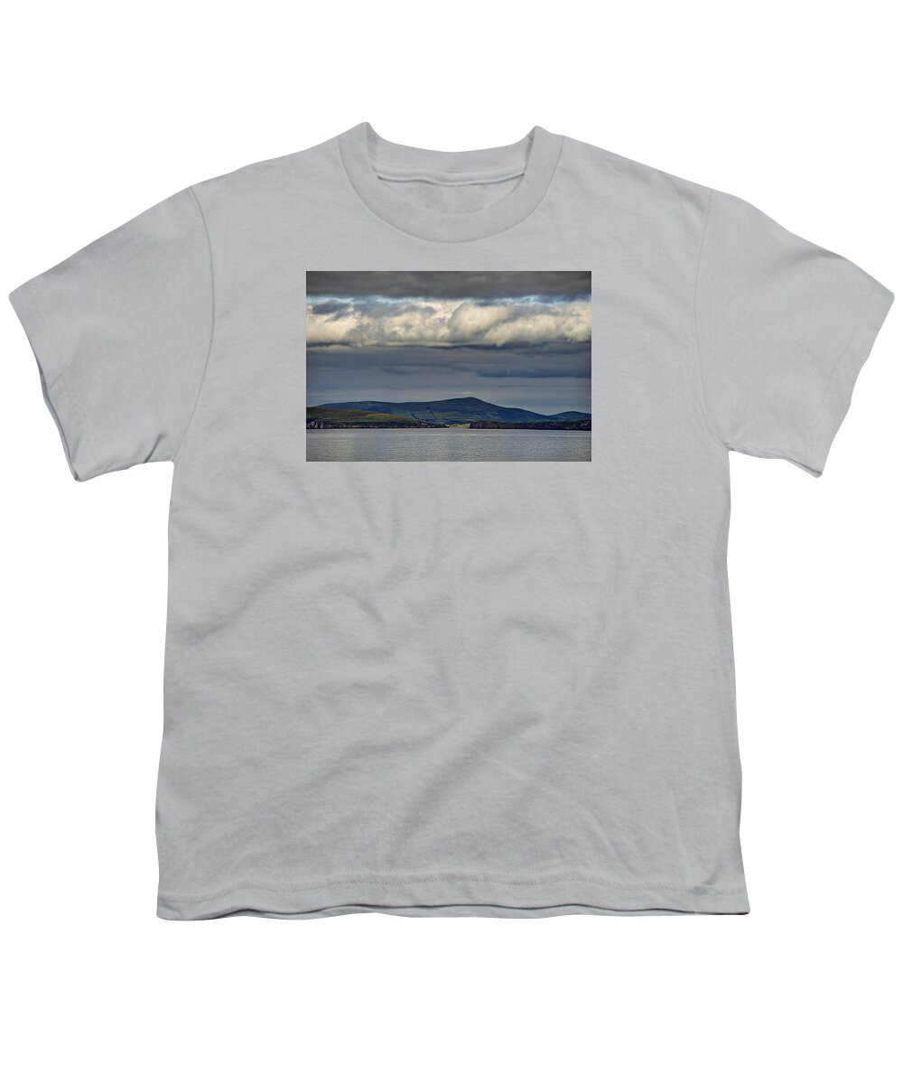 Irlanda Youth T-Shirt featuring the photograph IRISH SKY - Dingle Bay by Enrico Pelos