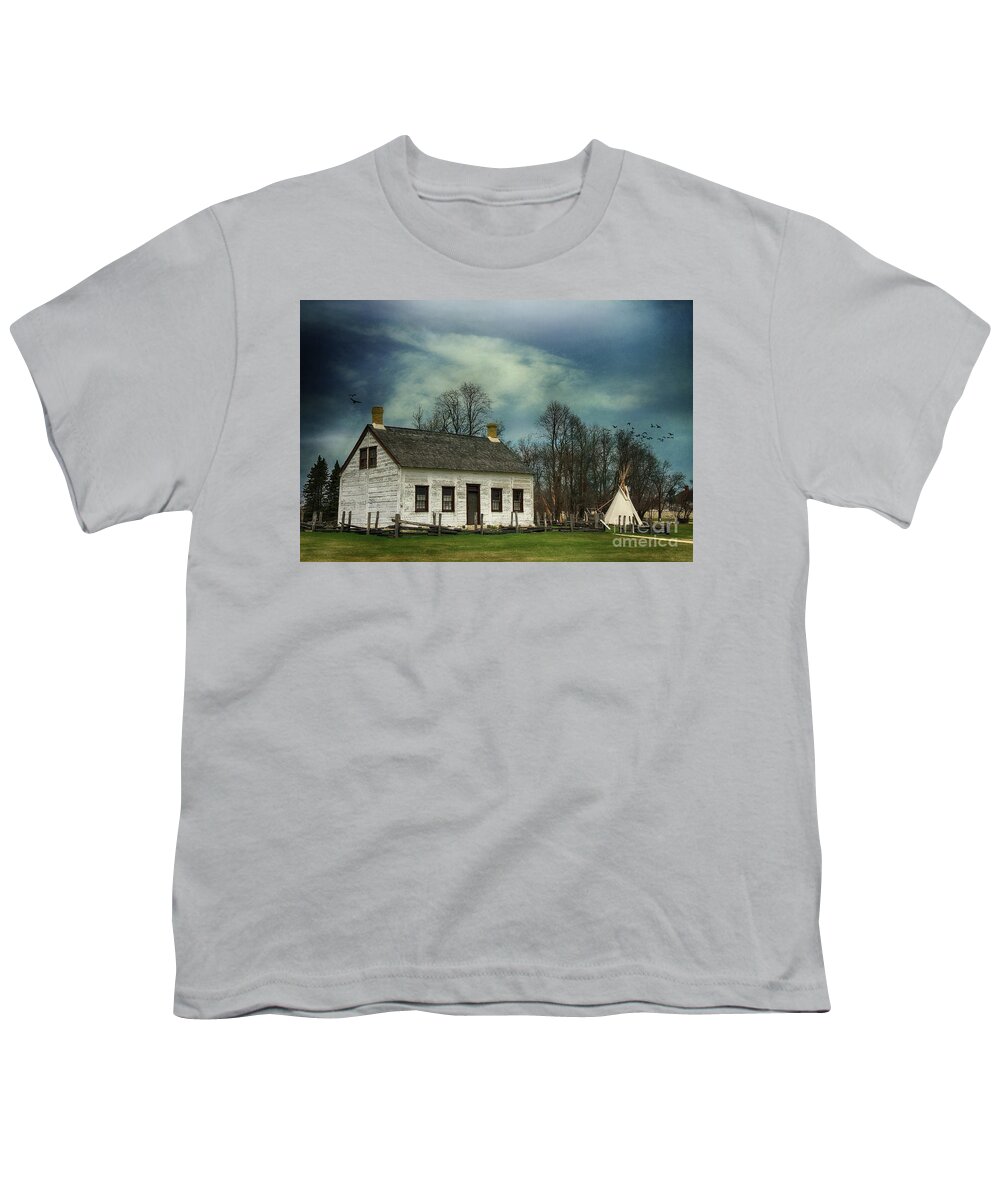 Building Youth T-Shirt featuring the photograph Fraser House In Lower Fort Garry by Teresa Zieba