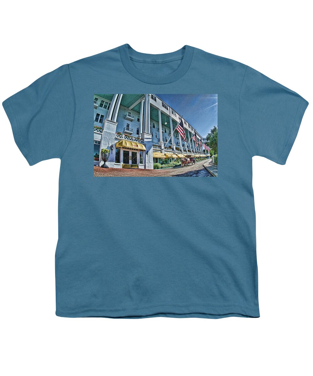 Mackinac Island Youth T-Shirt featuring the photograph Grand Hotel - Image 001 by Mark Madere