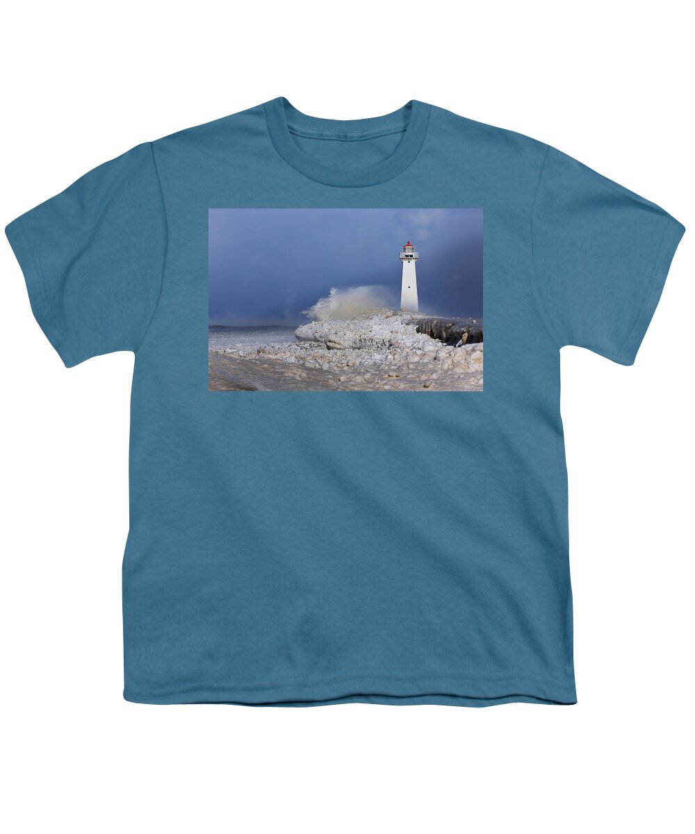 Lighthouse Youth T-Shirt featuring the photograph Sodus Bay Lighthouse by Everet Regal