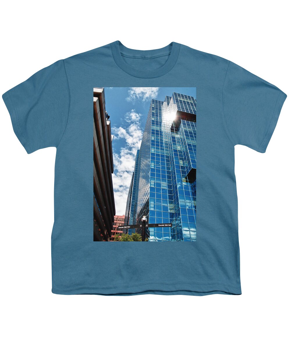 London Buildings Youth T-Shirt featuring the photograph Reaching up #1 by Shirley Mitchell