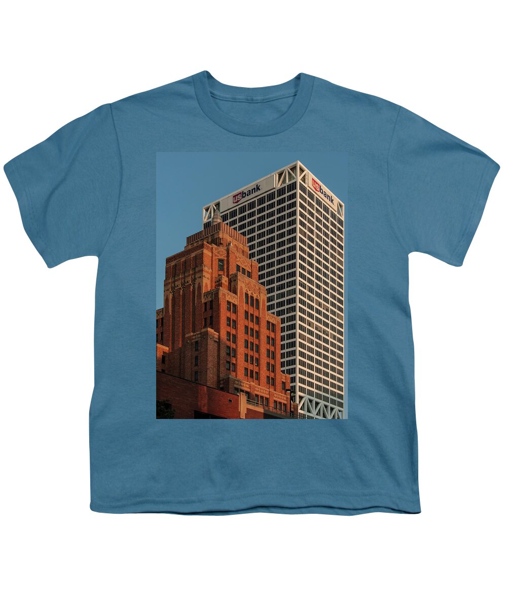 Wisconsin Gas Bldg. Youth T-Shirt featuring the photograph Contrasting Towers by John Roach