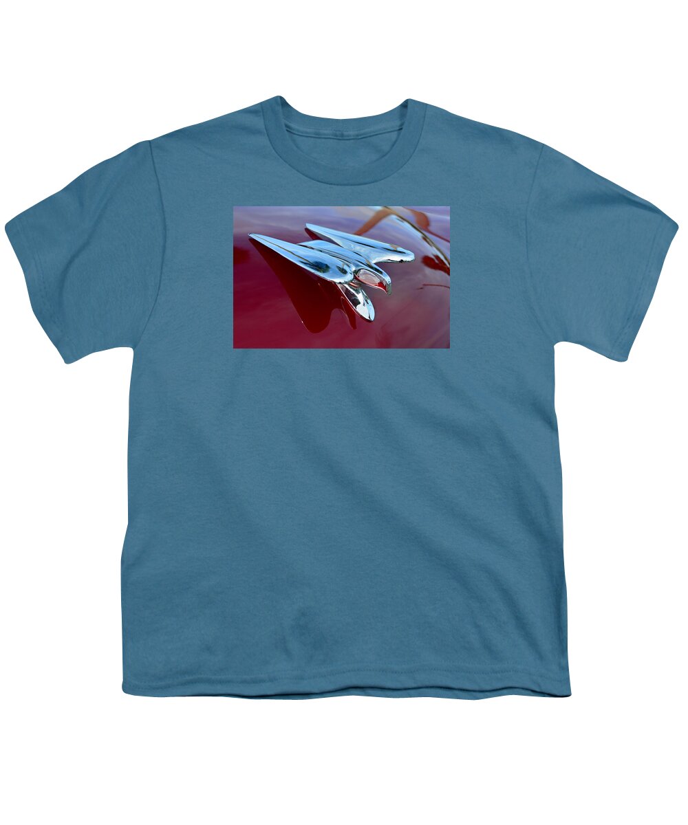 Windsor Deluxe Youth T-Shirt featuring the photograph Windsor DeLuxe Hood Ornament by Ben Prepelka