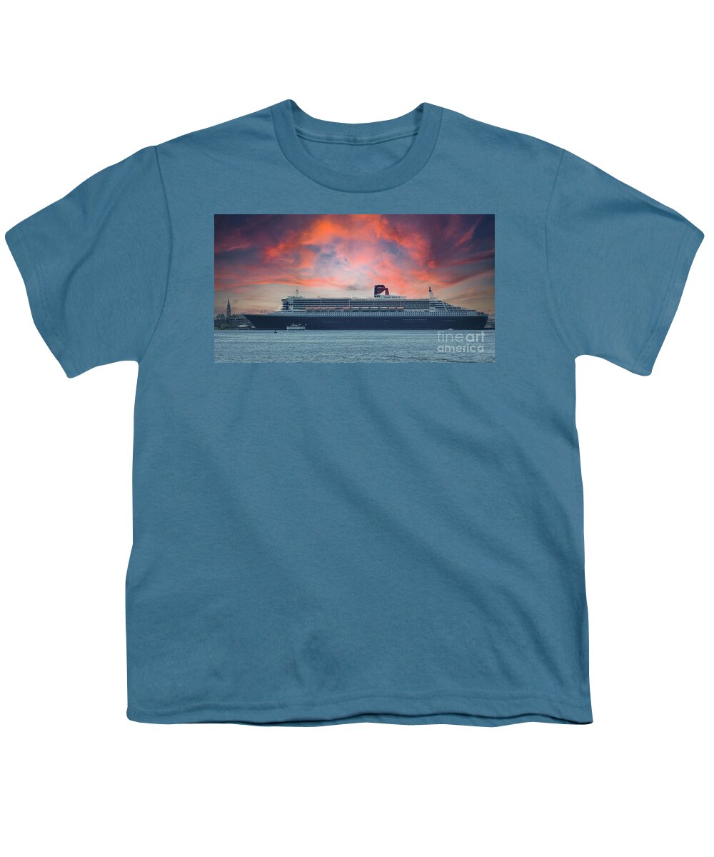 Rms Queen Mary 2 Youth T-Shirt featuring the photograph RMS Queen Mary 2 - Charleston South Carolina by Dale Powell