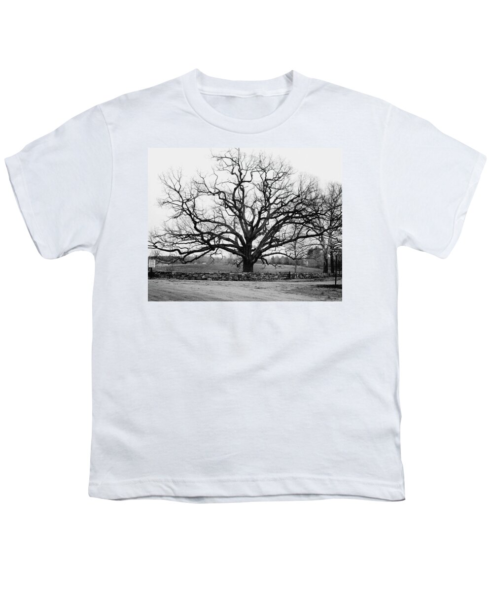 Exterior Youth T-Shirt featuring the photograph A Bare Oak Tree by Tom Leonard