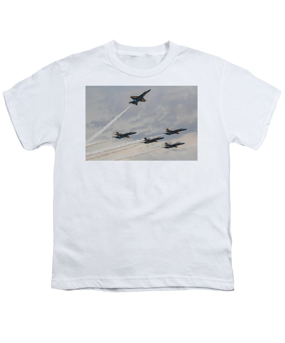  Youth T-Shirt featuring the photograph Airshow 24 by Les Greenwood