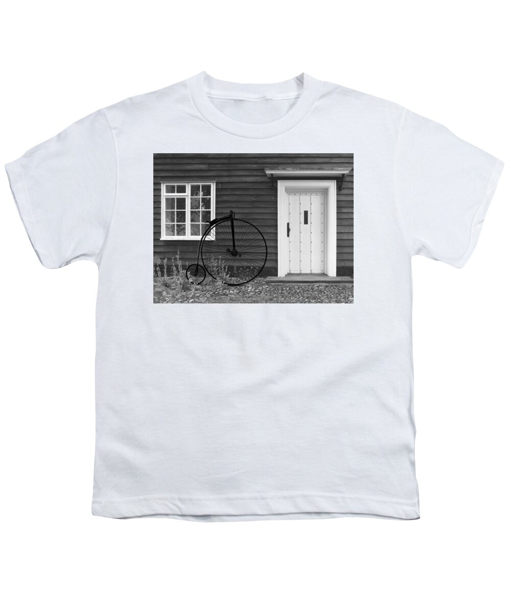 Penny Farthing Youth T-Shirt featuring the photograph Penny Farthing Cottage by Gill Billington