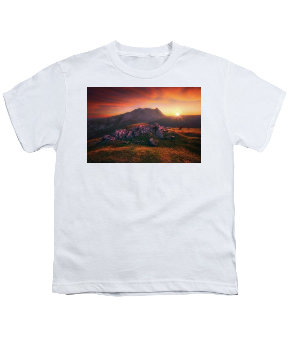 Urkiola Youth T-Shirt featuring the photograph Sunrise at Urkiolamendi by Mikel Martinez de Osaba