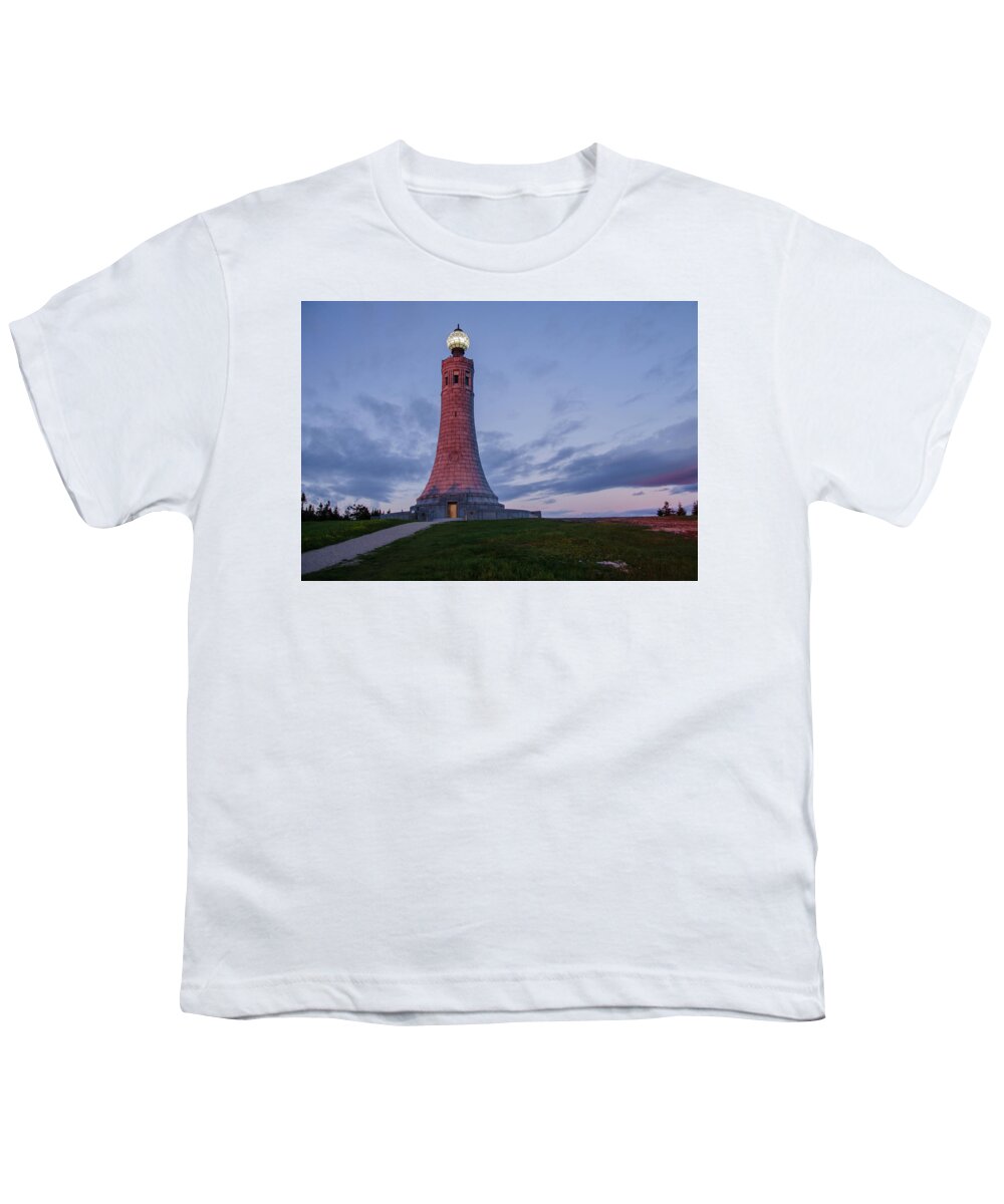 Veterans Memorial Tower Youth T-Shirt featuring the photograph Veteran's Memorial Tower by Gales Of November