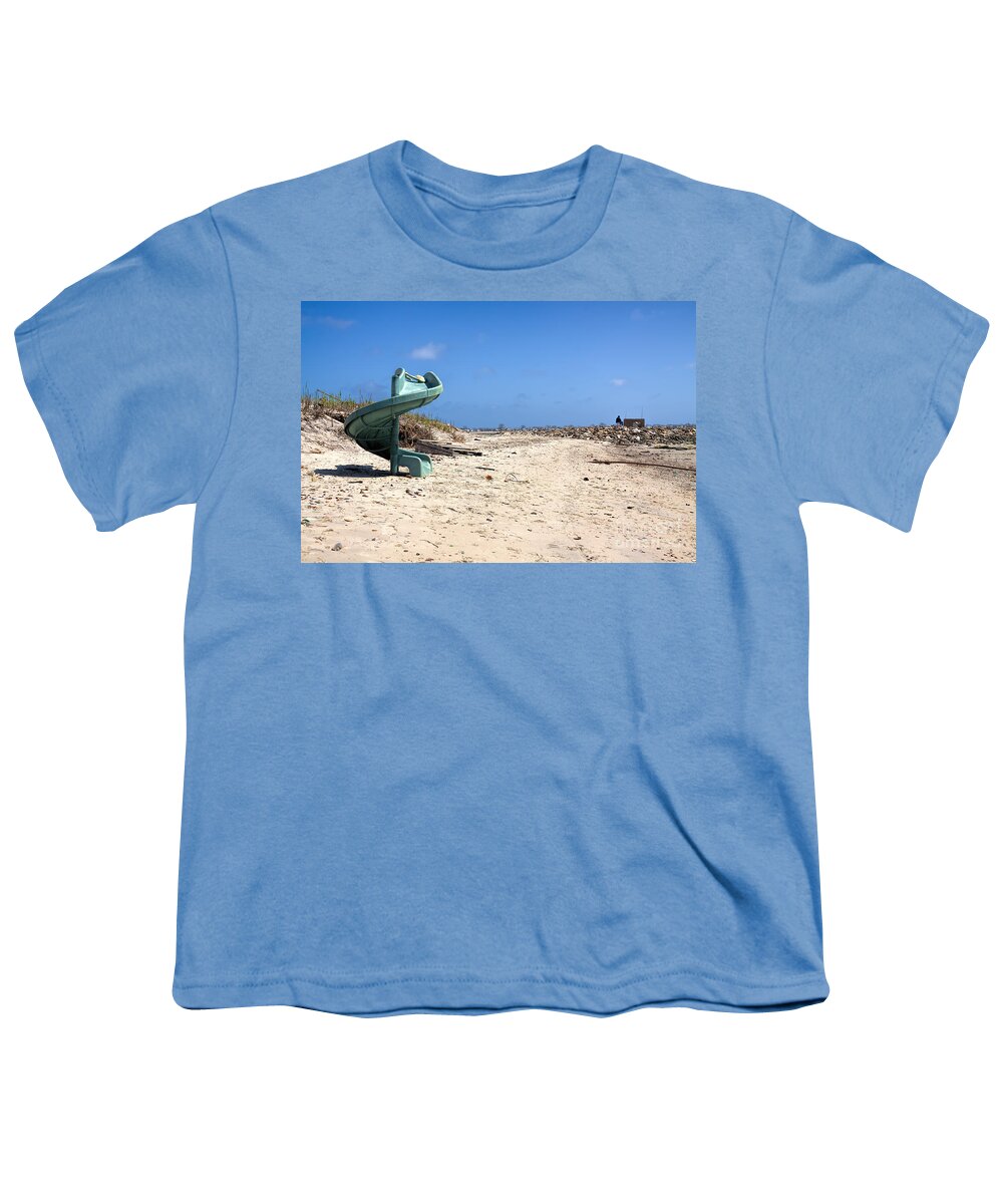 Slide Youth T-Shirt featuring the photograph Looking back by Rick Kuperberg Sr