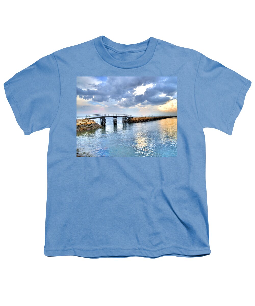 Plymouth Youth T-Shirt featuring the photograph Plymouth Sunset by Tammy Wetzel