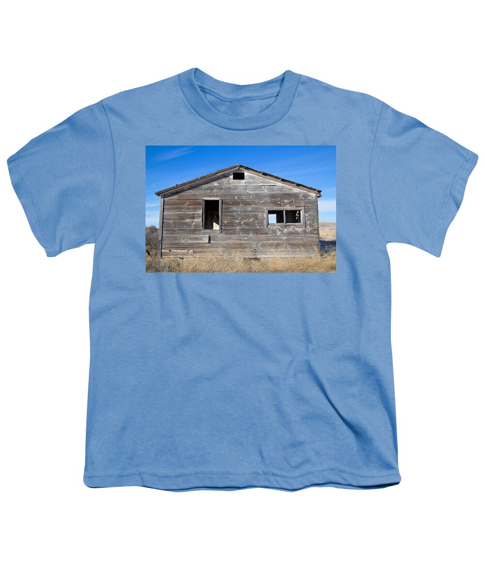 Cabin Youth T-Shirt featuring the photograph Old Cabin in Idaho, USA by Dart Humeston