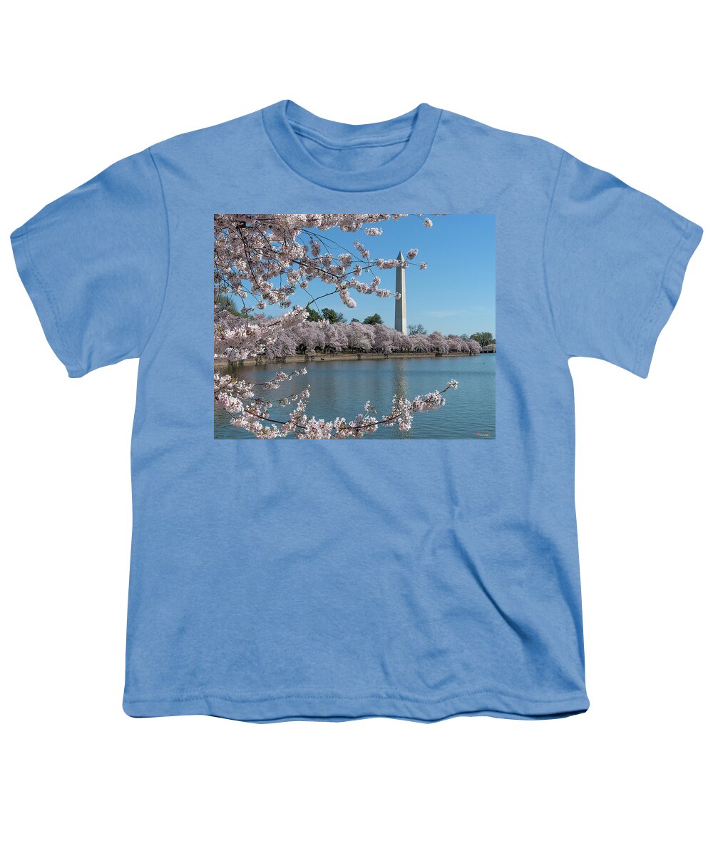 Scenic Youth T-Shirt featuring the photograph Washington Monument from the Tidal Basin DS0063 by Gerry Gantt