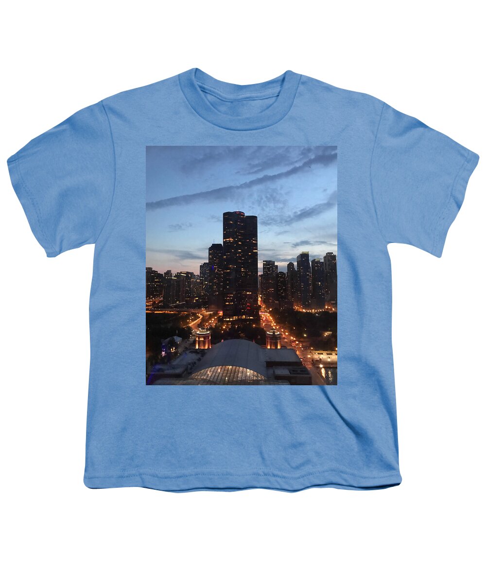 Chicago Youth T-Shirt featuring the photograph Chicago at Dusk by Lee Darnell