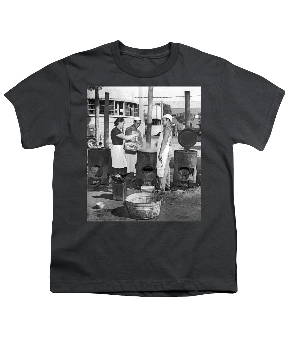 1940s Youth T-Shirt featuring the photograph Cooking Pasta In Cinecitta by Underwood Archives