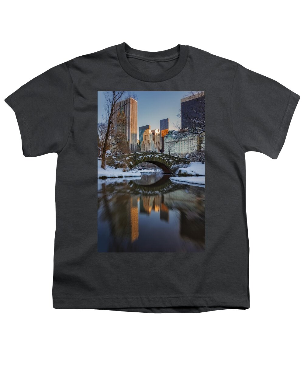Gapstow Bridge Youth T-Shirt featuring the photograph Gapstow Bridge by Susan Candelario