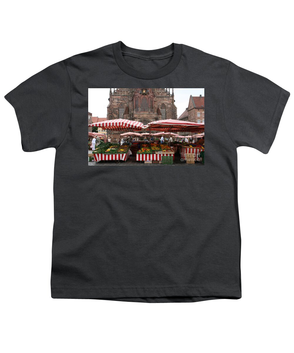 Hauptmarkt Youth T-Shirt featuring the photograph Outdoor Market, Nuremberg, Germany by Holly C. Freeman