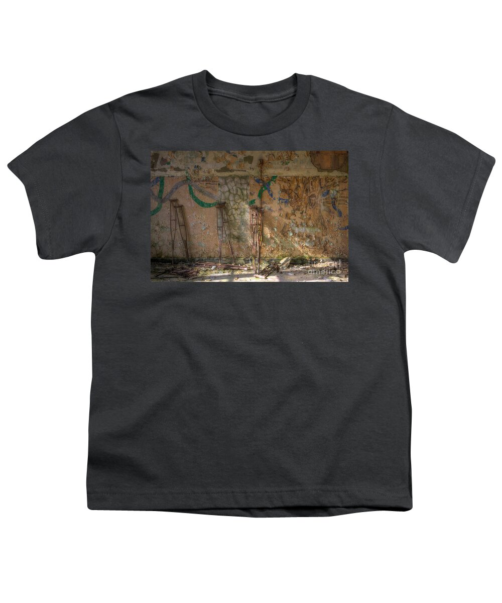 Crutches Youth T-Shirt featuring the photograph Thousand Foot Krutch by Rick Kuperberg Sr