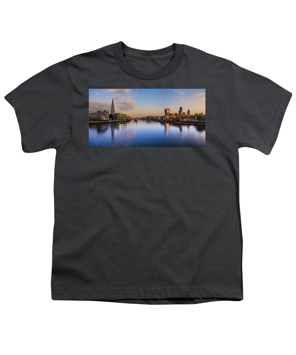 London Youth T-Shirt featuring the photograph London Panorama #1 by Rob Davies