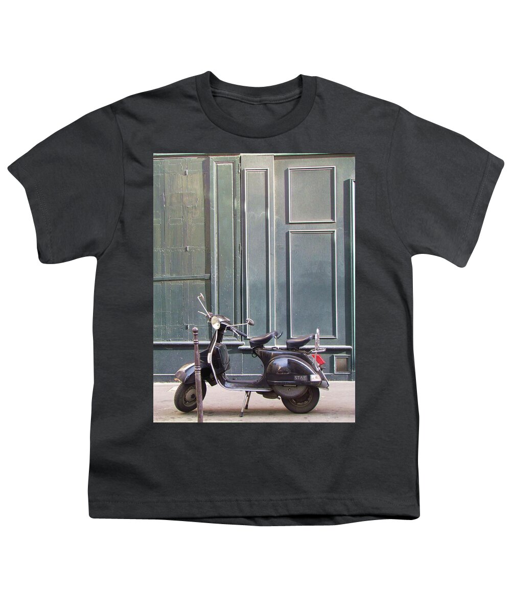  Youth T-Shirt featuring the photograph Paris #5 by Duncan Davies