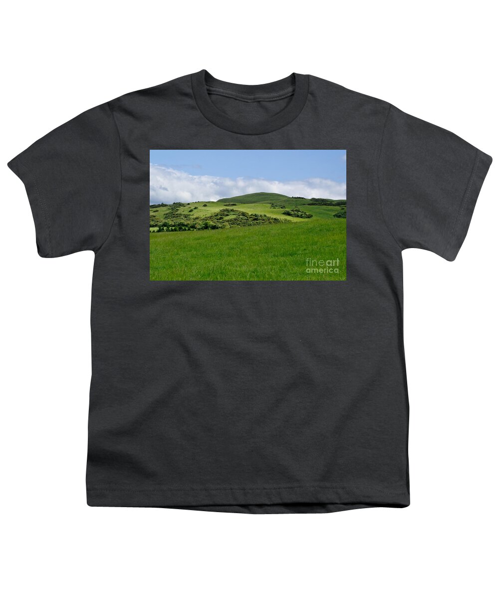 Beecraigs Youth T-Shirt featuring the photograph Beecraigs Hills. by Elena Perelman
