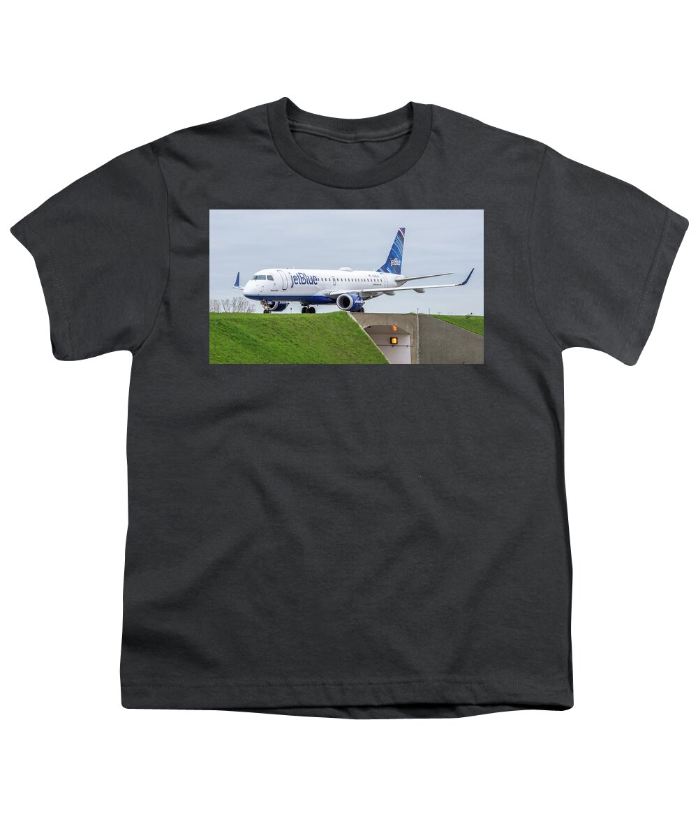 Aviation Youth T-Shirt featuring the photograph Embraer EMB190 N348JB by Guy Whiteley