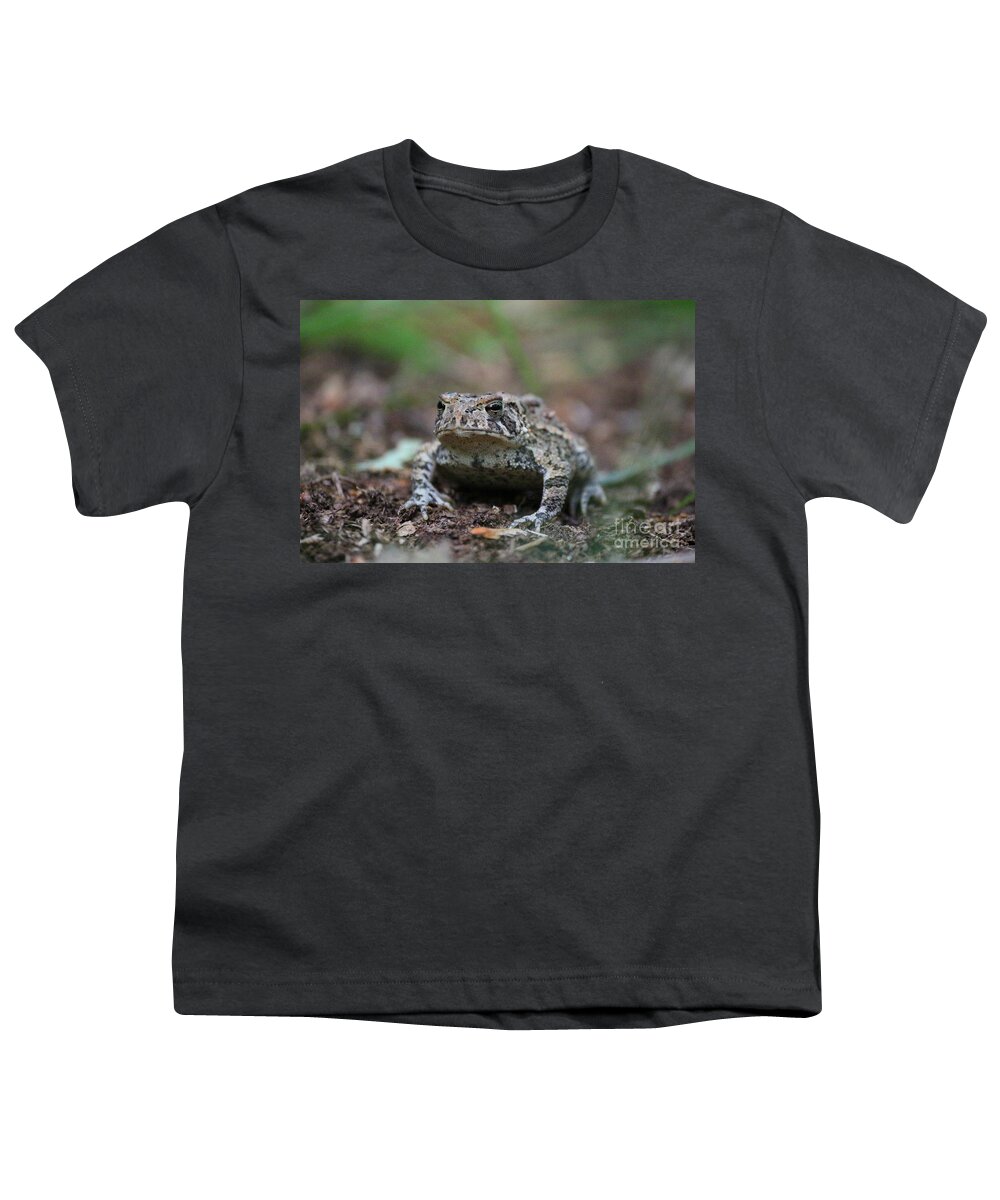  Toad Youth T-Shirt featuring the photograph Face to Face with a Fowler Toad by Neal Eslinger