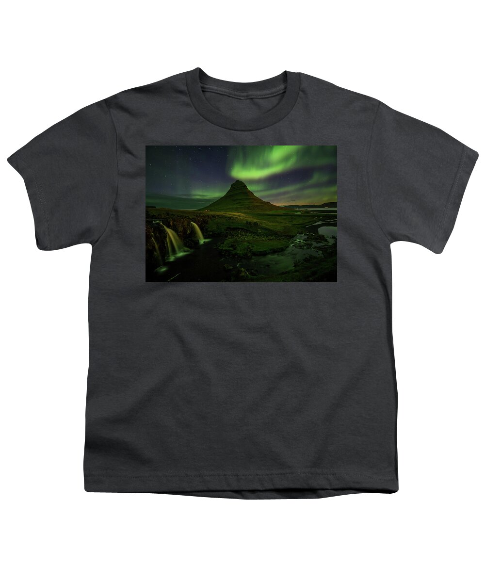 Kirkjufellsfoss Youth T-Shirt featuring the photograph Kirkjufellsfoss Aurora by Norberto Nunes