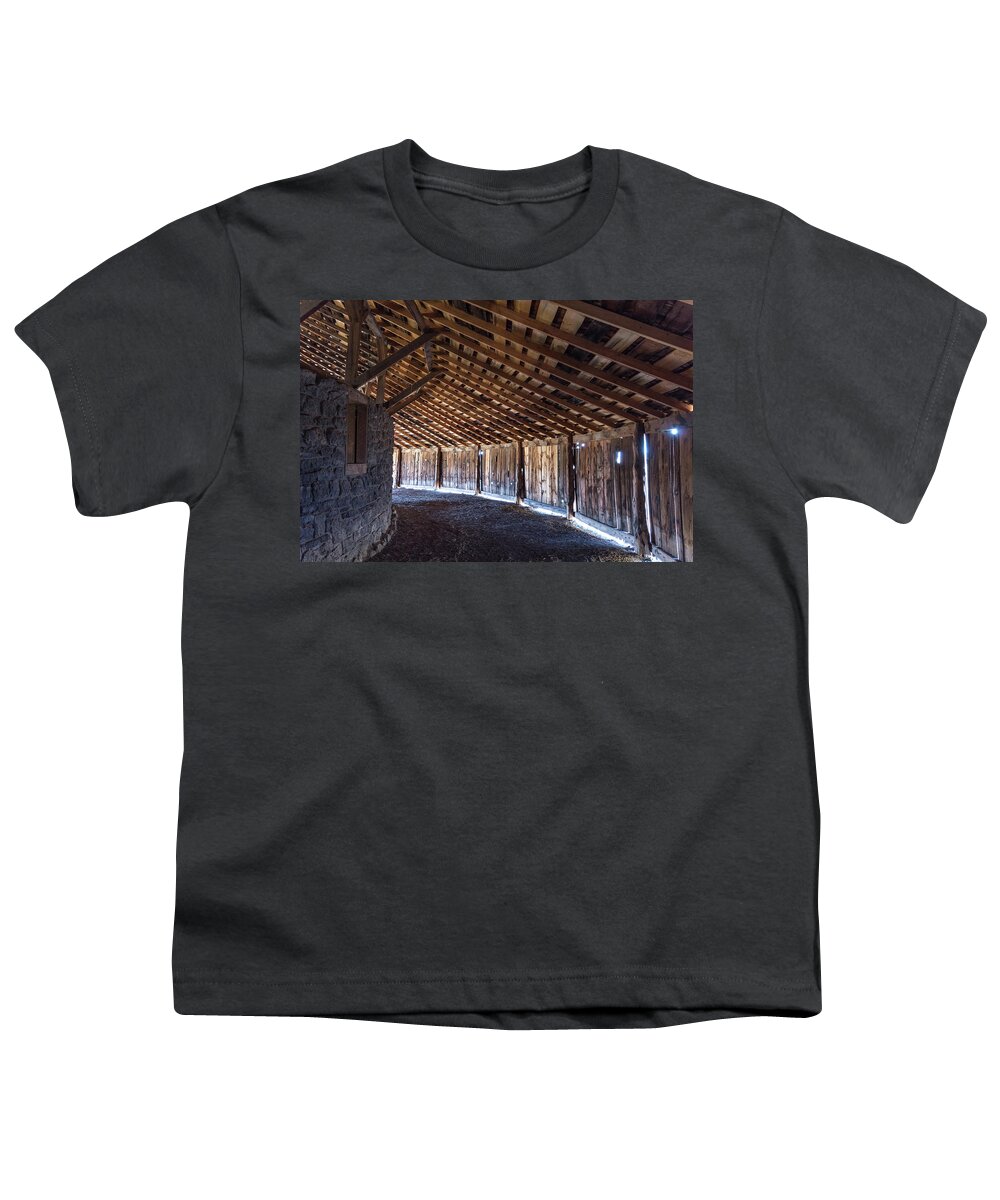 Barns Youth T-Shirt featuring the photograph Round Barn by Steven Clark