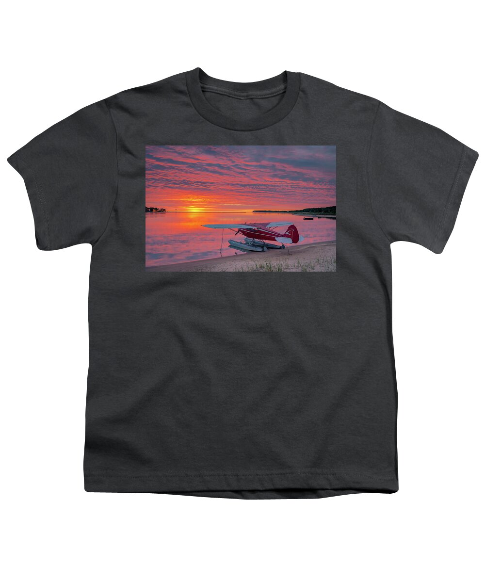 Sunrise Youth T-Shirt featuring the photograph Splash-in Sunrise by Gary McCormick