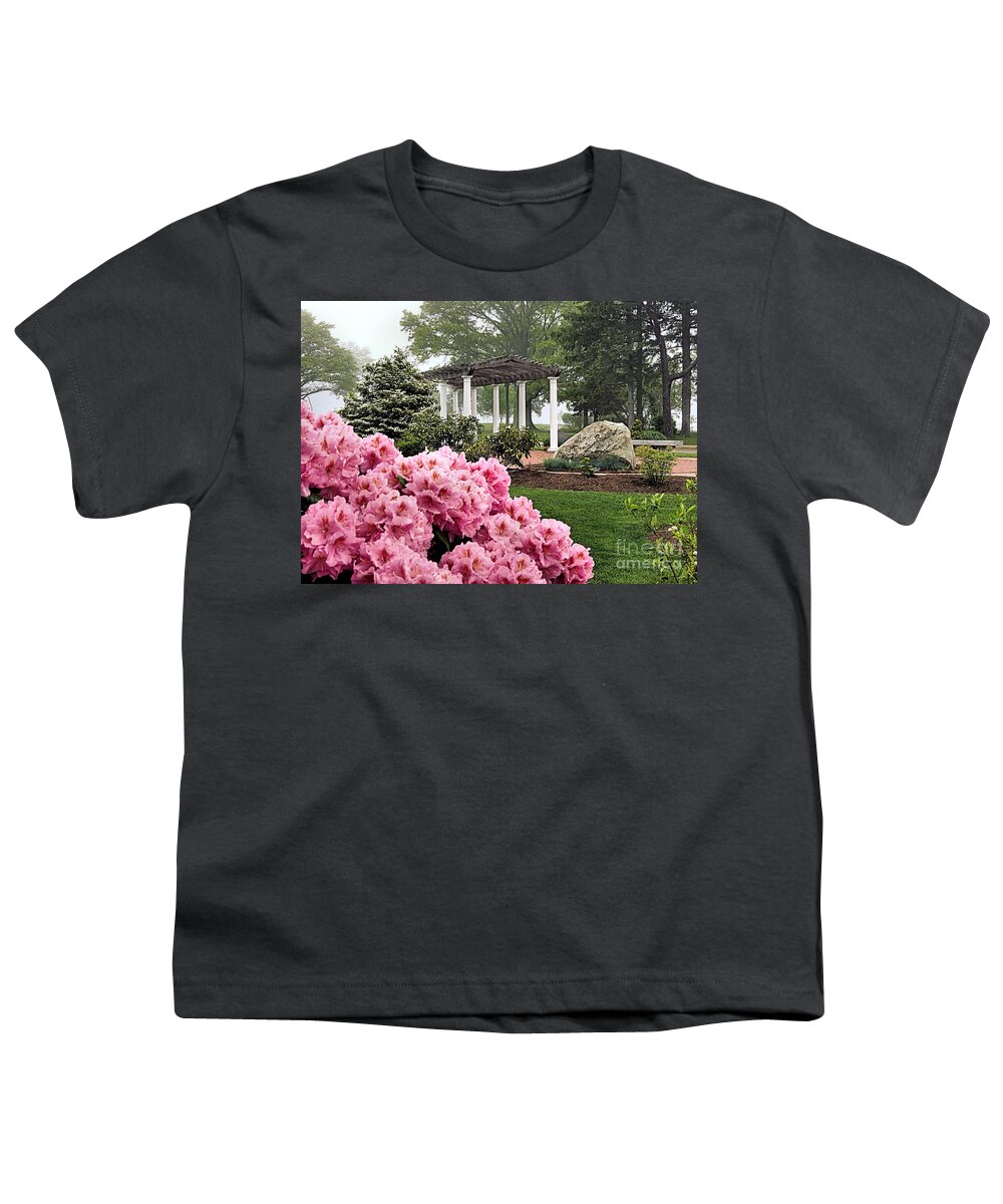 Brewster Gardens Youth T-Shirt featuring the photograph Spring at Brewster Gardens by Janice Drew