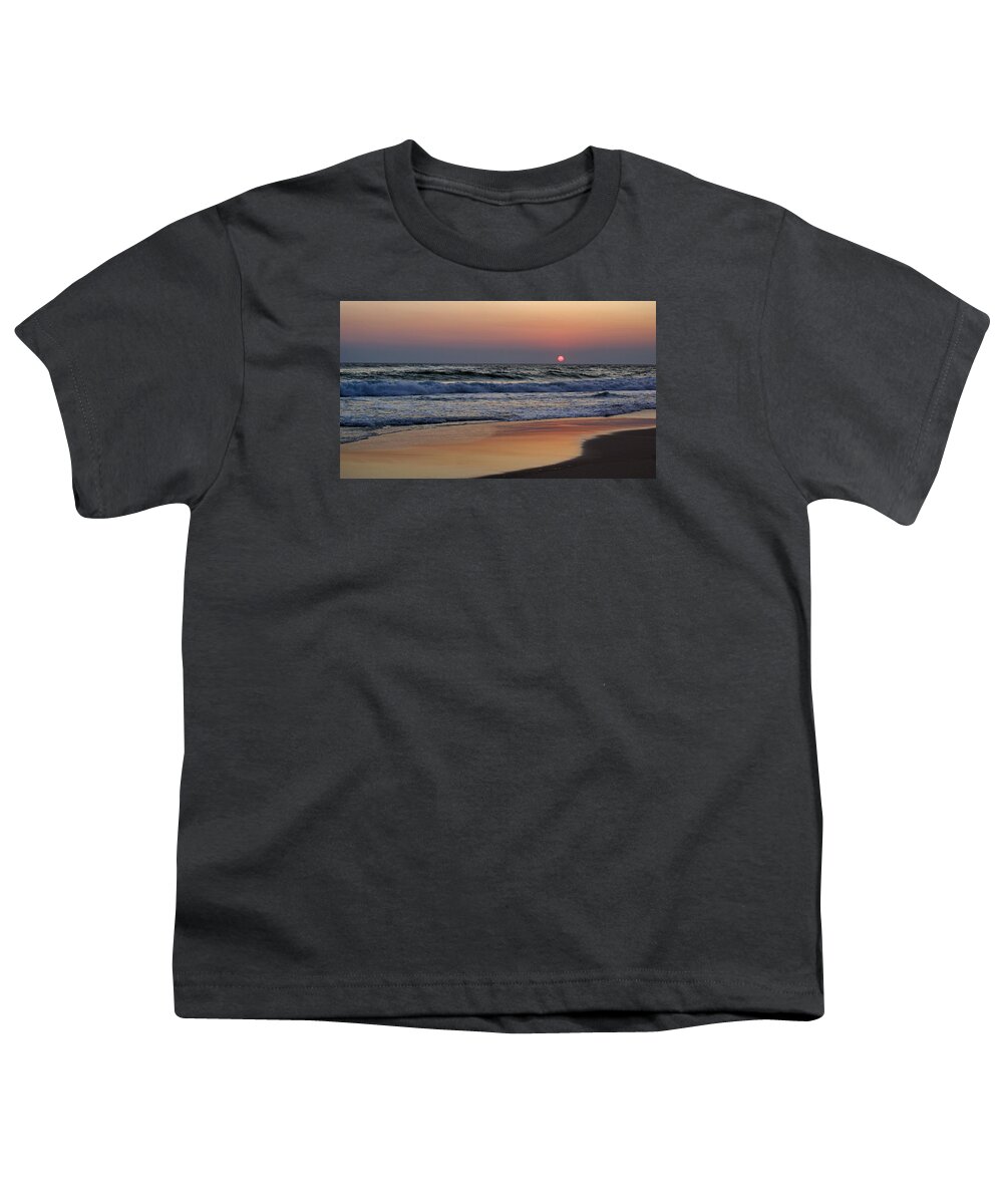 Sunset Youth T-Shirt featuring the photograph Sunset at St. Andrews by Sandy Keeton