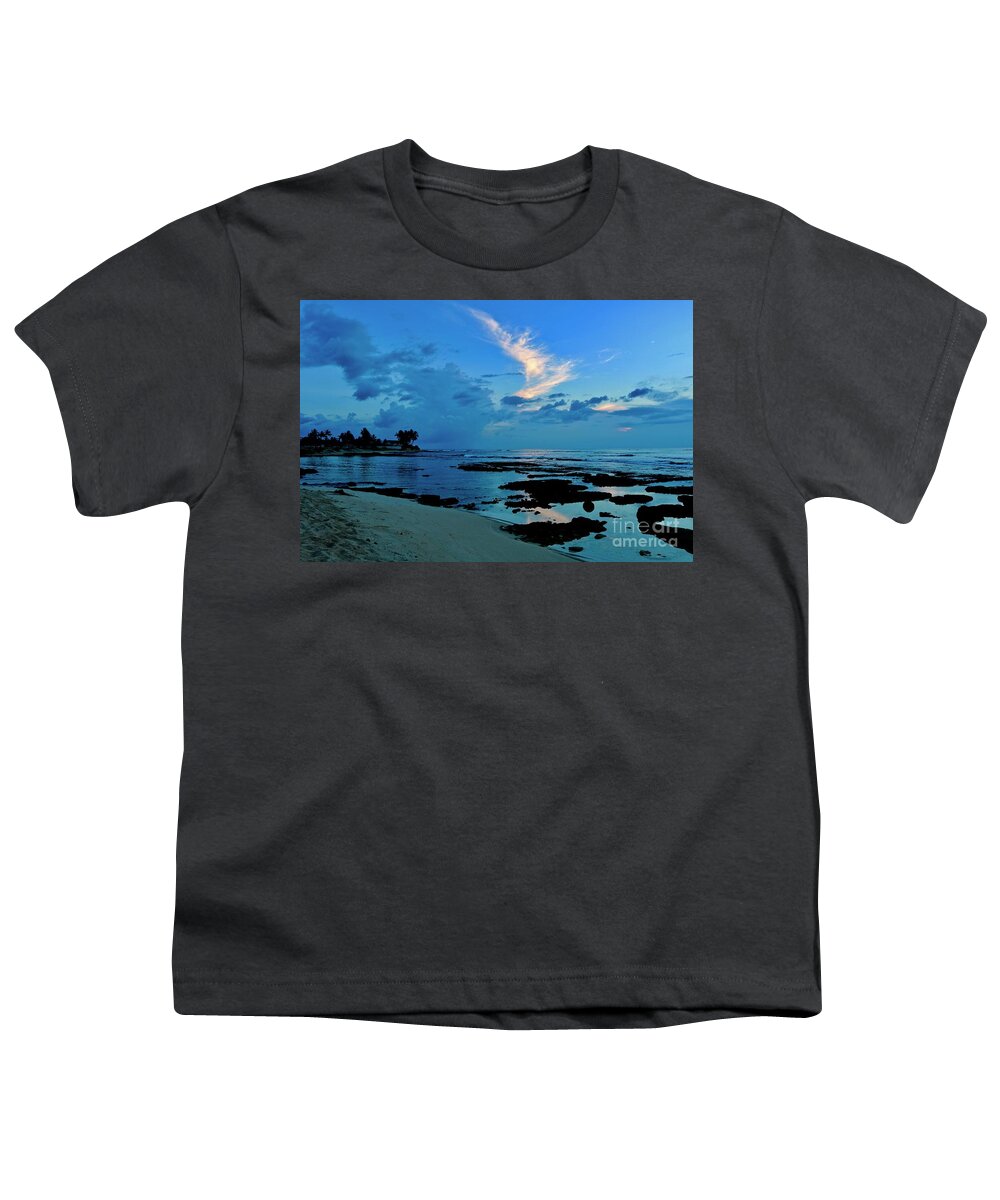 Sunset Youth T-Shirt featuring the photograph Winged Sunset by Craig Wood