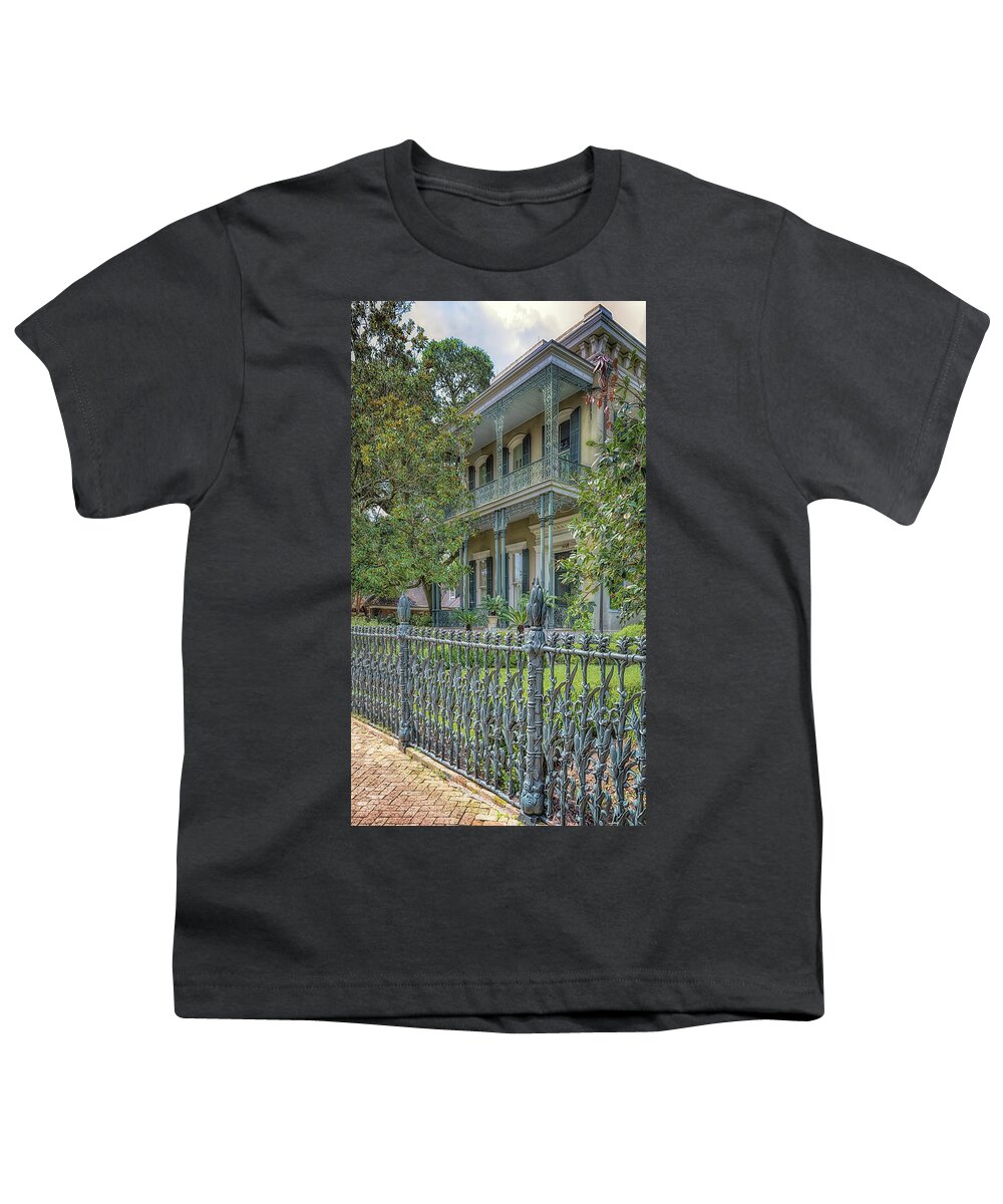 Garden District Youth T-Shirt featuring the photograph Cornstalk Fence Mansion by Susan Rissi Tregoning