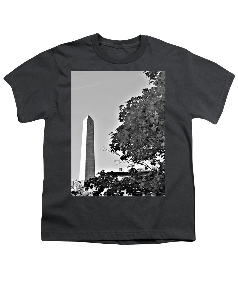 Bunker Hill Youth T-Shirt featuring the photograph The Bunker Hill Monument In Charlestown Massachusetts B W by Rob Hans