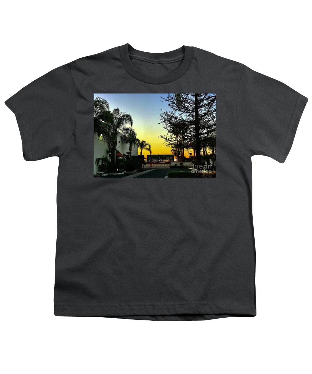 Bakersfield Youth T-Shirt featuring the photograph Bakersfield, California Sunset by Suzanne Lorenz