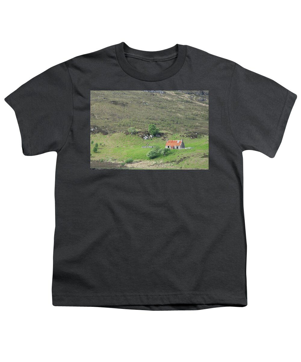 Charleston Youth T-Shirt featuring the photograph Barn at Charleston by Steev Stamford