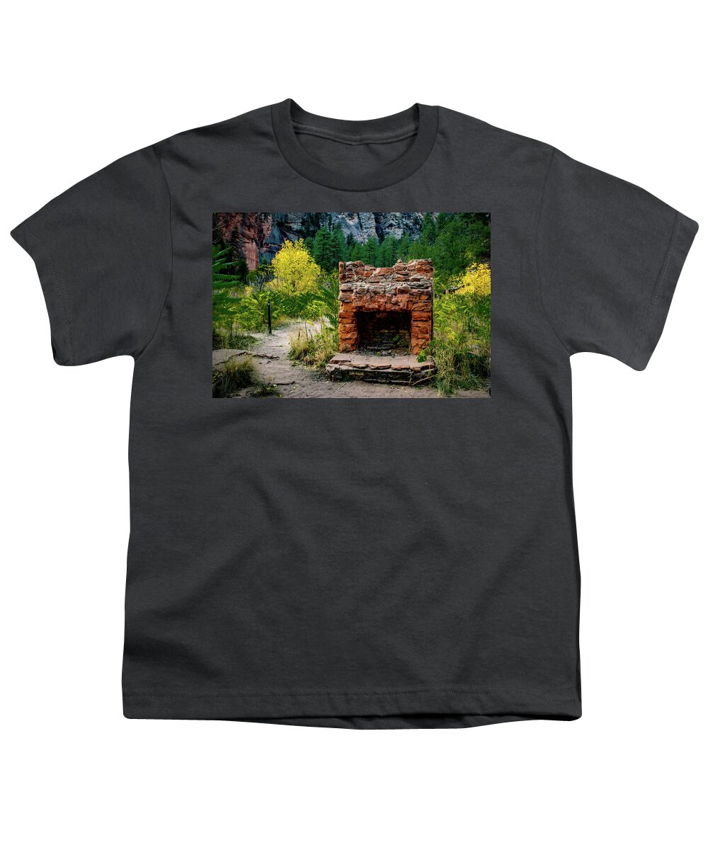 Lodge Youth T-Shirt featuring the photograph Mayhew Lodge by Bonny Puckett