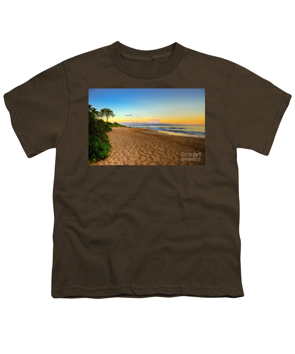 Keawakapu Beach Youth T-Shirt featuring the photograph Keawakapu Beach Sunrise by Kelly Wade