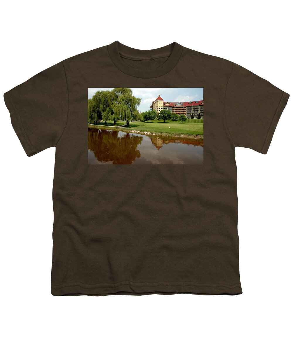 Usa Youth T-Shirt featuring the photograph Bavarian Inn Lodge Riverfront by LeeAnn McLaneGoetz McLaneGoetzStudioLLCcom