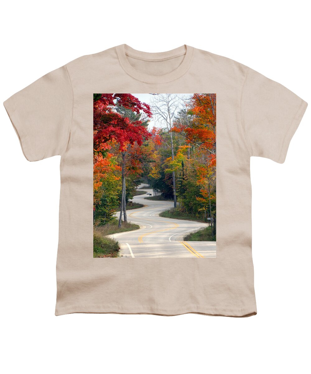 North Port Youth T-Shirt featuring the photograph Swervy Road at North Port by David T Wilkinson