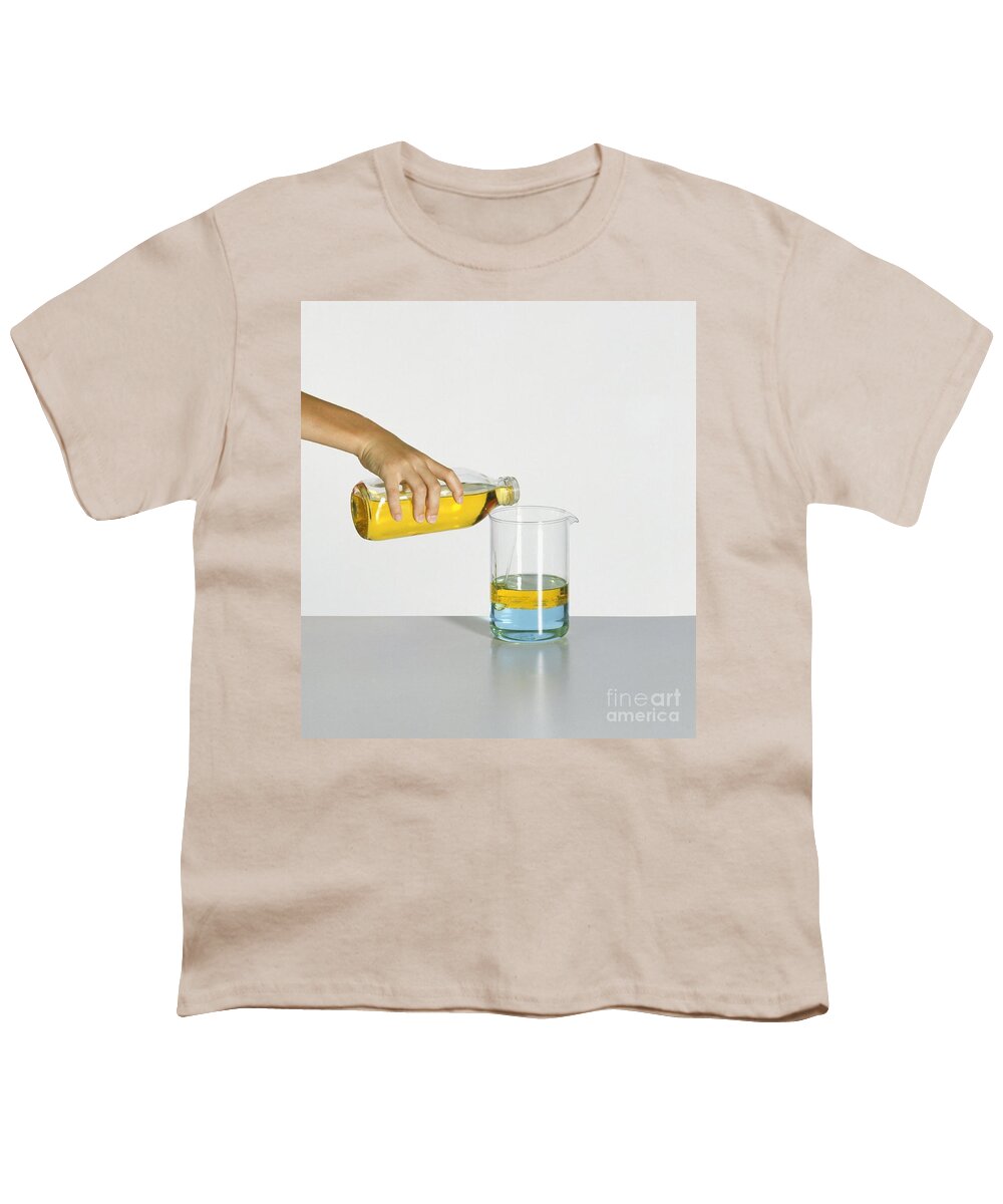 Beaker Youth T-Shirt featuring the photograph Oil And Water by Stephen Oliver / Dorling Kindersley