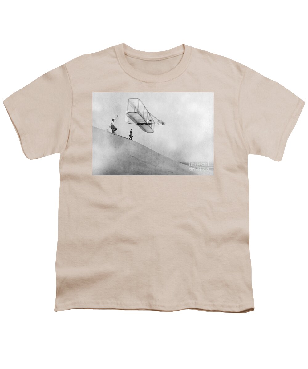 History Youth T-Shirt featuring the photograph Wilbur Wright Pilots Early Glider 1901 by Science Source