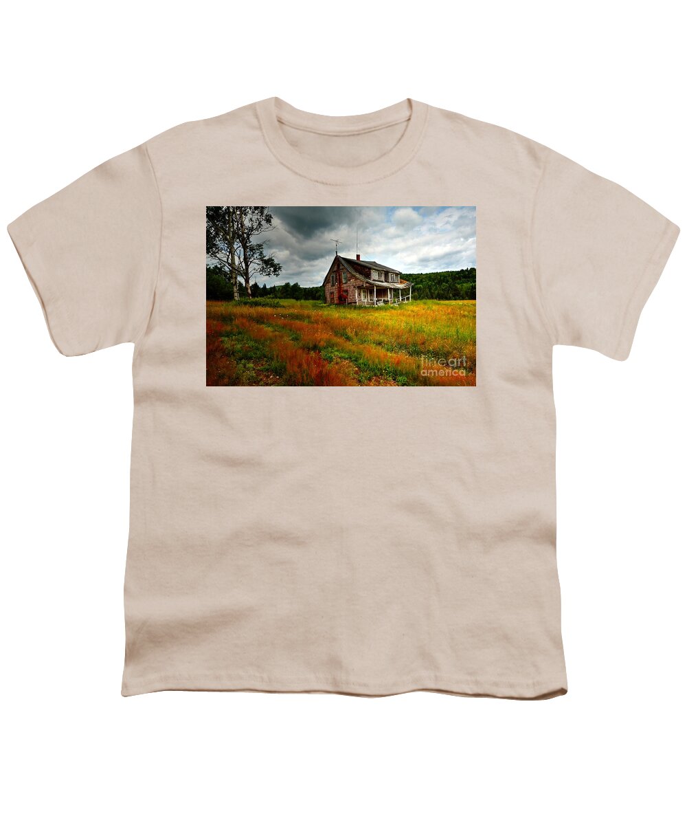 Farm House Youth T-Shirt featuring the photograph Abandon House by Steve Brown