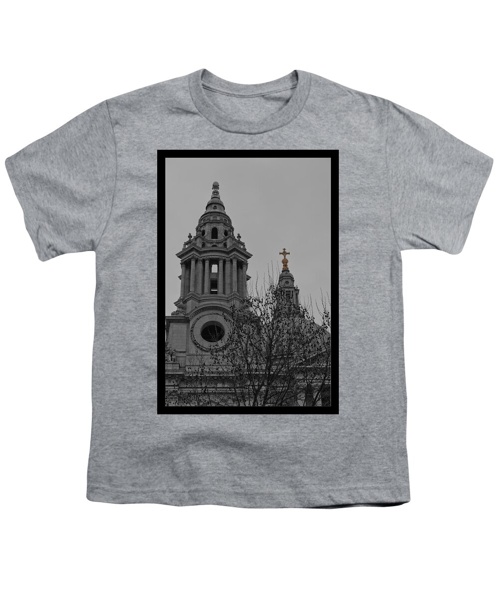 St Paul's Cathedral Youth T-Shirt featuring the photograph St Paul's Cathedral by Maj Seda