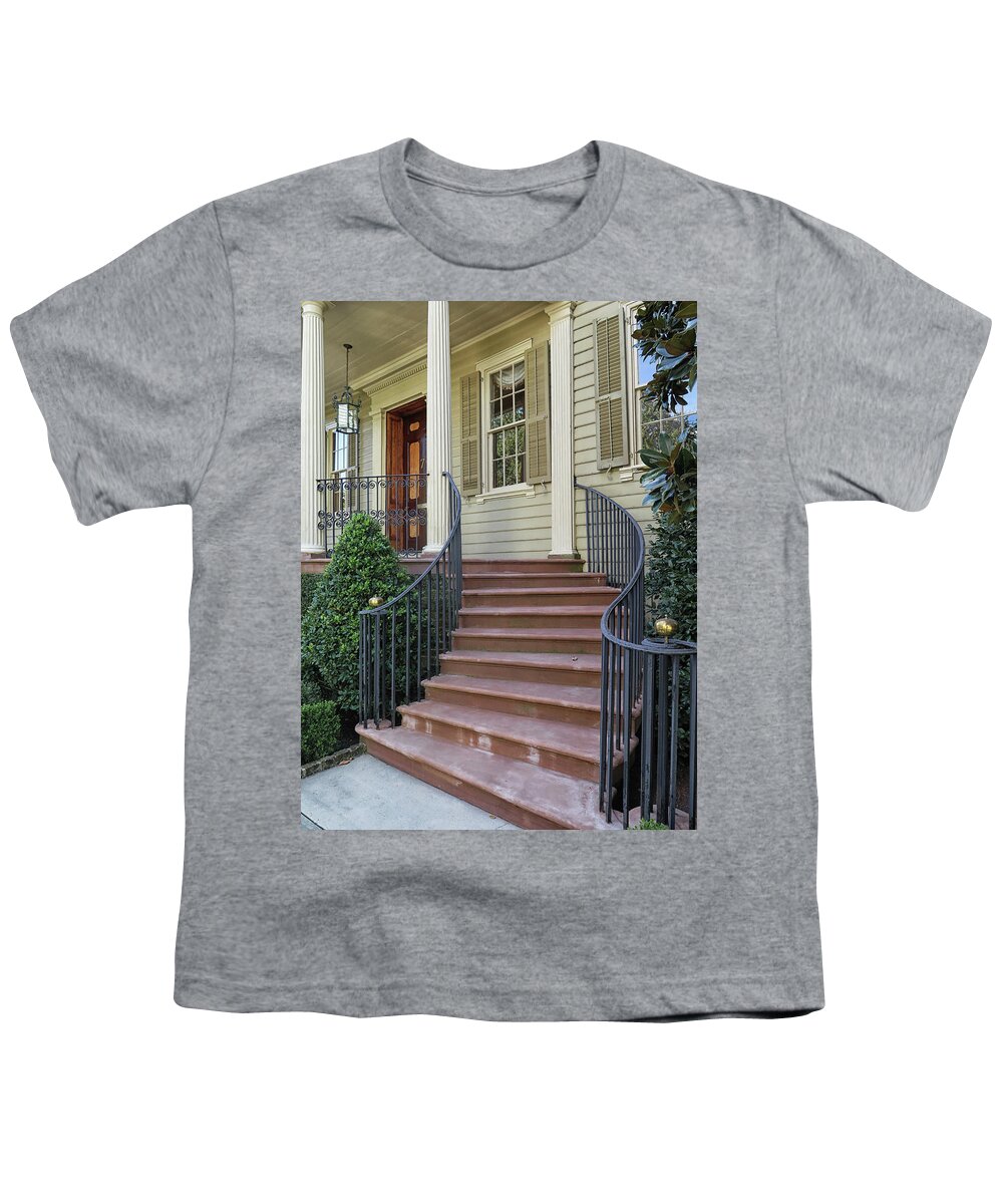 Charleston Youth T-Shirt featuring the photograph A Charleston Entrance by Dave Mills