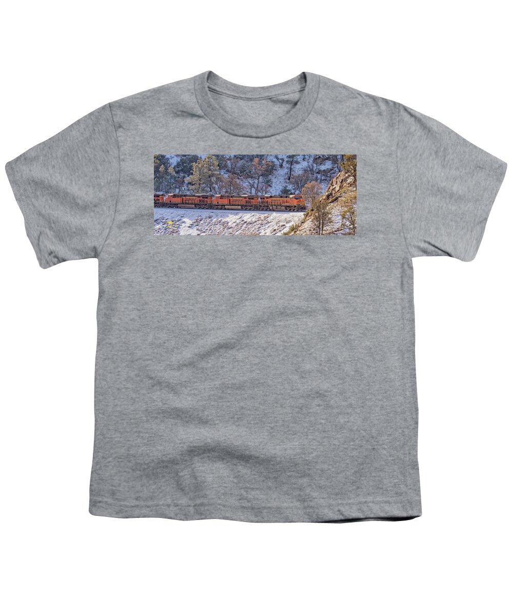 Bnsf Youth T-Shirt featuring the photograph Bnsf4250 4 by Jim Thompson