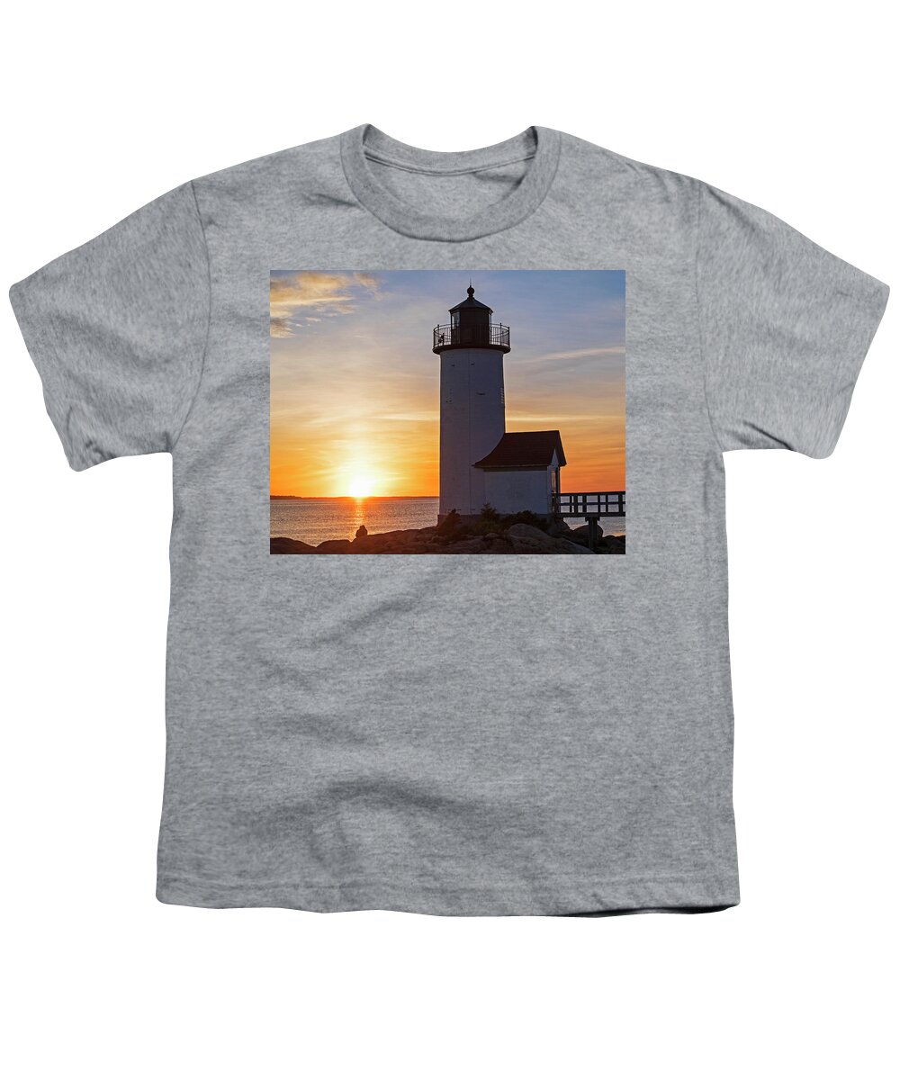 Annisquam Youth T-Shirt featuring the photograph Enjoying the sunset at the Annisquam Lighthouse in Gloucester MA by Toby McGuire